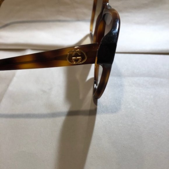 Vintage Gucci Sunglasses - Picture 3 of 5